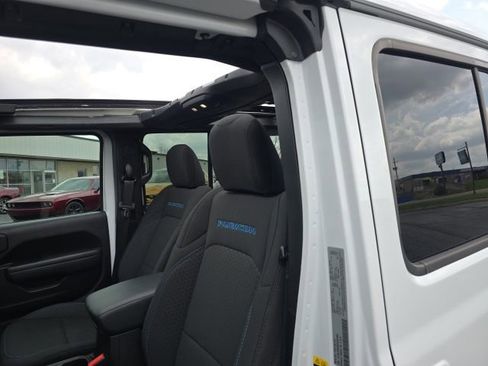 Used 2025 Jeep Wrangler Unlimited Rubicon 4xe w/ Safety Group AWD/4WD image 20