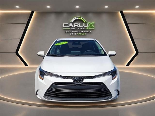 Used 2024 Toyota Corolla LE FWD image 2