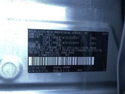 Certified 2025 Toyota RAV4 XLE image 34