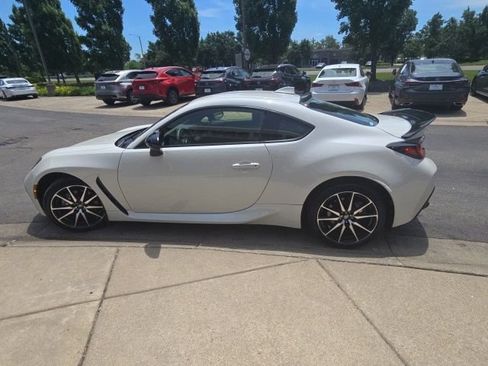 Used 2024 Toyota GR86 RWD image 6