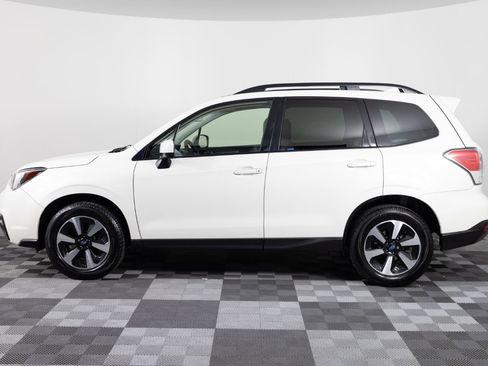 Used 2017 Subaru Forester 2.5i Premium AWD/4WD image 3