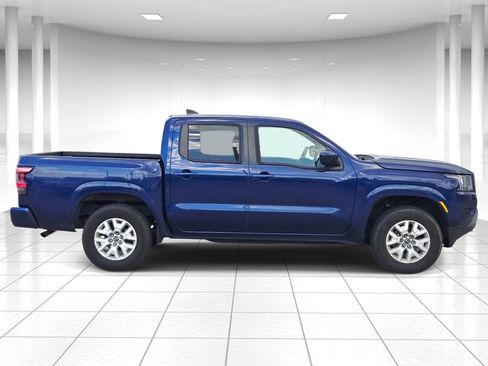 Used 2022 Nissan Frontier SV AWD/4WD image 2