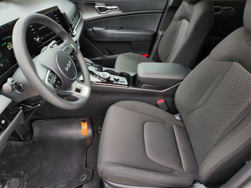 New 2025 Kia Sportage LX image 9