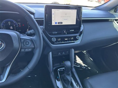 Used 2025 Toyota Corolla Cross AWD Hybrid image 18