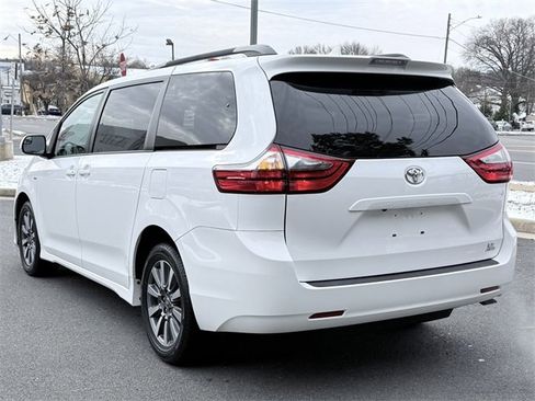 Certified 2020 Toyota Sienna LE image 3