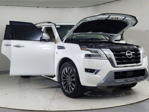 Used 2021 Nissan Armada Platinum w/ Captain's Chairs Package image 9