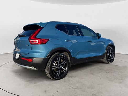 Certified 2025 Volvo XC40 B5 Core image 6