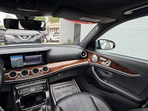 Used 2017 Mercedes-Benz E 300 4MATIC image 28