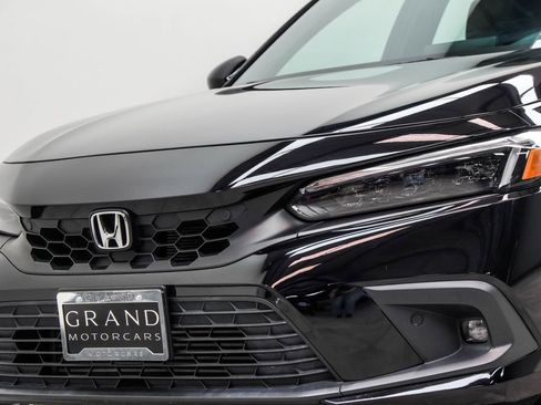 Used 2022 Honda Civic Sport Touring image 2