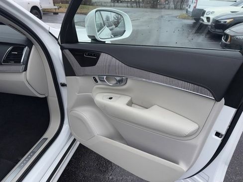 Used 2024 Volvo XC90 B6 Ultimate image 13