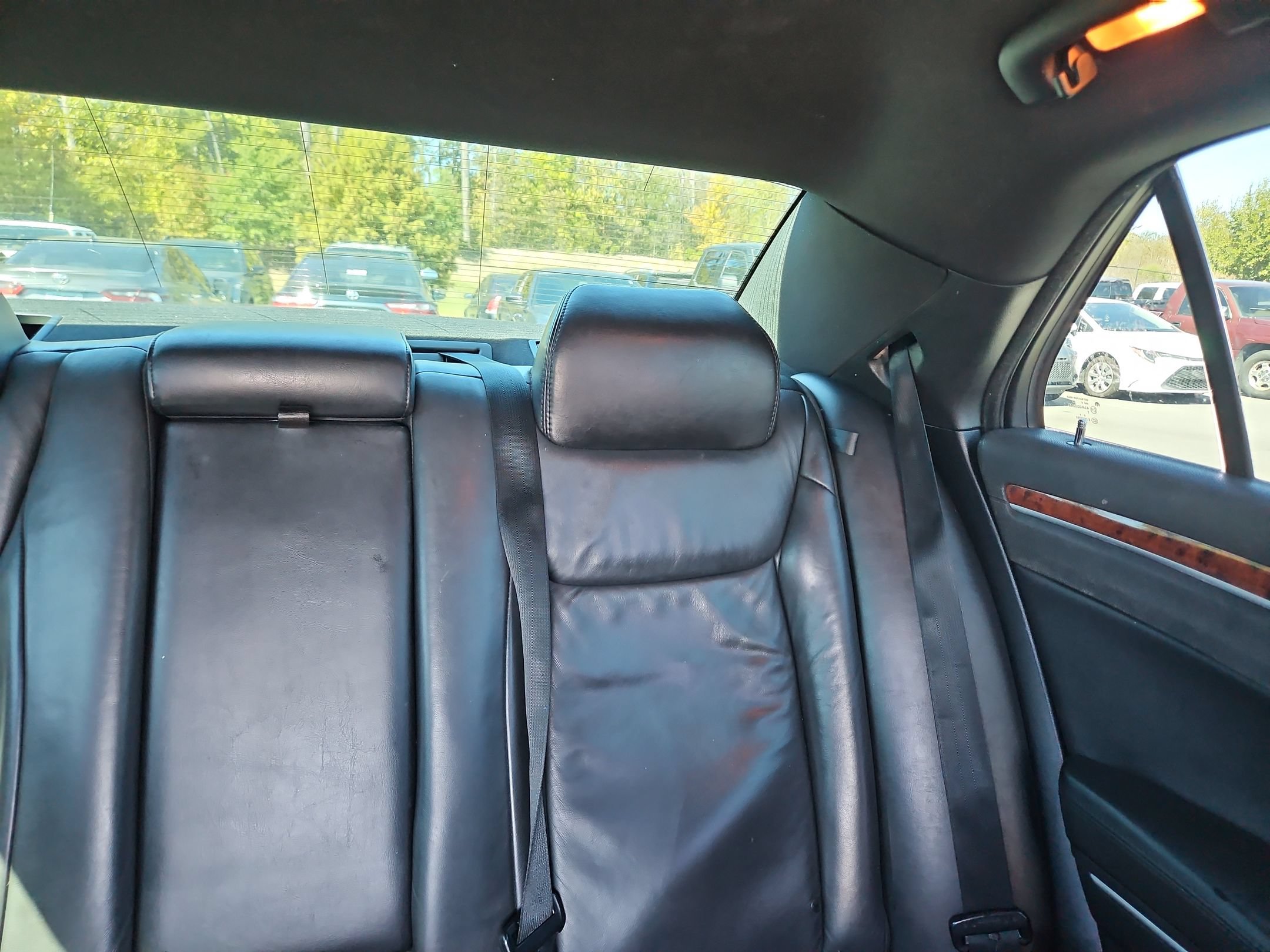 Used 2014 Chrysler 300 RWD image 14