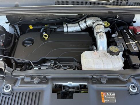 Used 2022 Chevrolet Trax LT w/ LT Convenience Package image 29