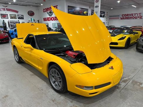 Used 2004 Chevrolet Corvette Z06 w/ Memory Package RWD image 26