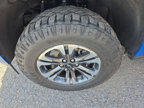 Used 2022 Chevrolet Colorado Z71 AWD/4WD image 34