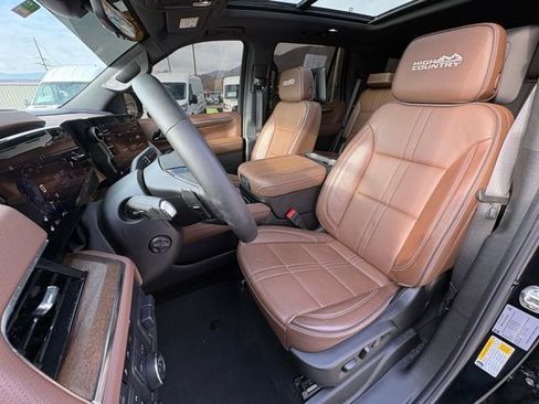 Used 2025 Chevrolet Tahoe High Country image 28