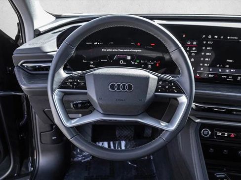 Certified 2025 Audi Q5 Premium w/ Convenience Package image 11