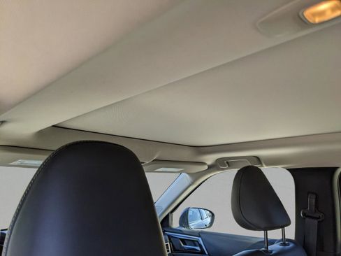 Used 2024 Mitsubishi Outlander SE image 22