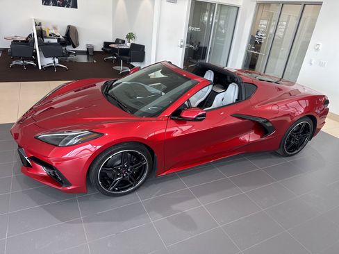 Used 2022 Chevrolet Corvette Stingray w/ Battery Protection Package image 2