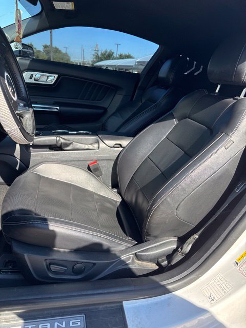 Used 2021 Ford Mustang Premium RWD image 8