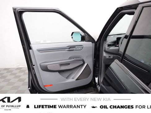 New 2026 Kia EV9 Land w/ Nightfall Edition Package AWD/4WD image 9