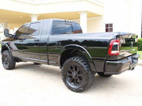 Used 2019 RAM 2500 Laramie w/ Night Edition AWD/4WD image 12