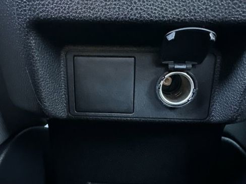 Certified 2025 Toyota Tacoma SR5 image 19