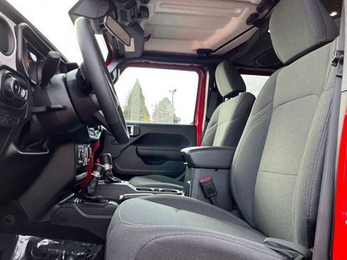 Used 2025 Jeep Wrangler Sport S image 25