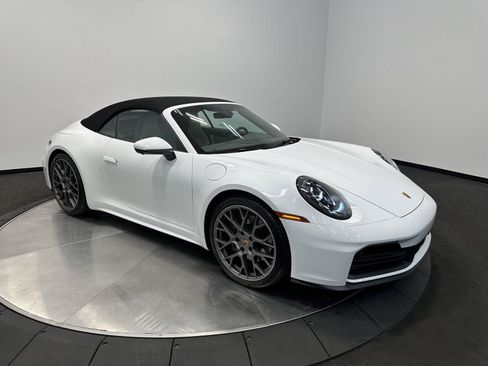 Used 2025 Porsche 911 Carrera RWD image 9