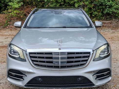 Used 2019 Mercedes-Benz S 560 Sedan w/ AMG Line Exterior image 8