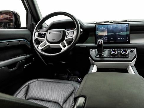 Used 2025 Land Rover Defender 110 S image 24