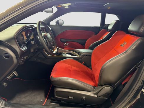 Used 2022 Dodge Challenger R/T Scat Pack RWD image 5