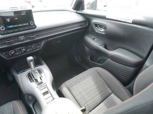Used 2025 Honda HR-V Sport image 16