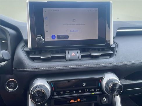 Used 2025 Toyota RAV4 XLE image 23