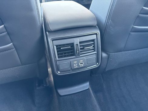Used 2026 Subaru Forester Premium AWD/4WD image 21