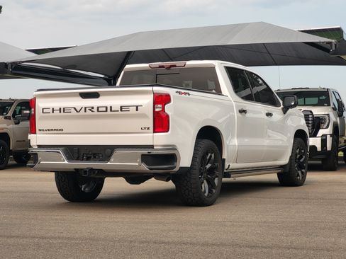 Used 2020 Chevrolet Silverado 1500 LTZ w/ LTZ Plus Package AWD/4WD image 7