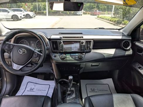 Used 2017 Toyota RAV4 Platinum FWD image 14