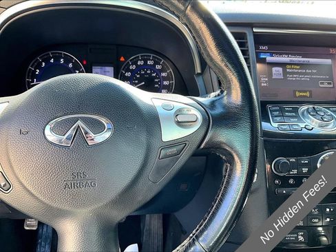 Used 2017 INFINITI QX70 AWD w/ Premium Package image 16