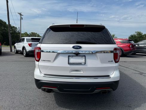 Used 2018 Ford Explorer Limited w/ Equipment Group 301A AWD/4WD image 5