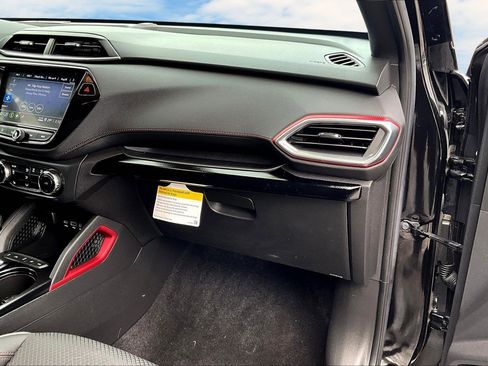 Used 2023 Chevrolet TrailBlazer RS w/ Convenience Package image 18