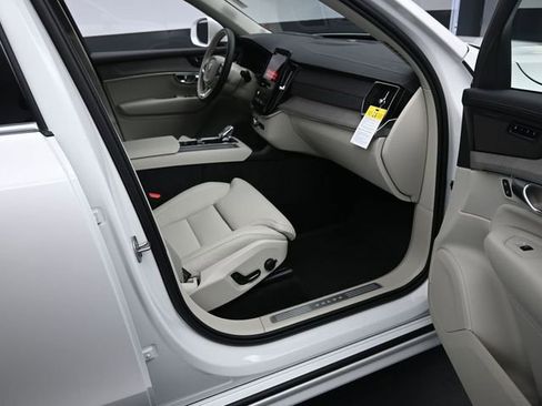 Used 2026 Volvo XC90 T8 Ultra w/ Protection Package Premier image 31