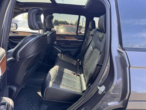 Used 2022 Jeep Grand Cherokee Summit image 9