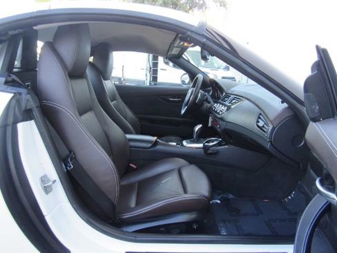 Used 2013 BMW Z4 sDrive28i image 23