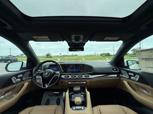 New 2025 Mercedes-Benz GLS 580 4MATIC image 21