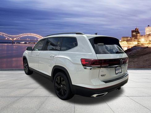 New 2026 Volkswagen Atlas SE FWD image 3
