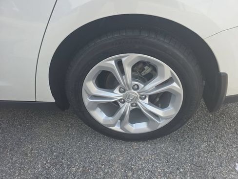 Used 2025 Honda Accord LX image 32