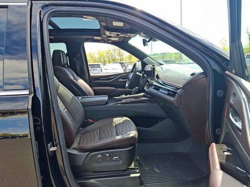 Certified 2024 Cadillac Escalade Premium Luxury Platinum AWD/4WD image 20