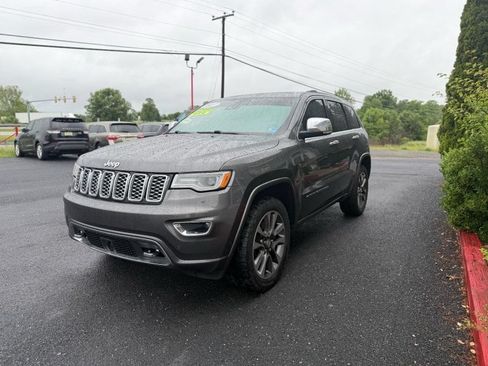 Used 2017 Jeep Grand Cherokee Overland w/ Jeep Active Safety Group AWD/4WD image 3