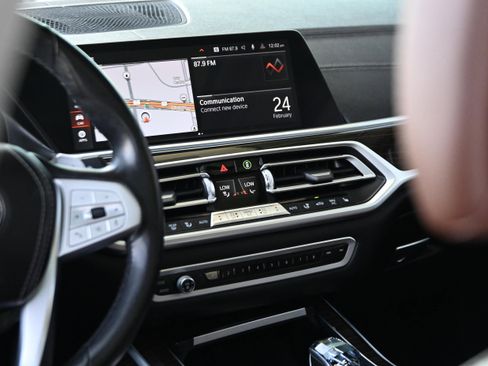 Used 2020 BMW X7 xDrive40i w/ Premium Package image 24