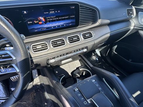 Certified 2025 Mercedes-Benz GLS 450 4MATIC image 32