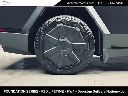 Used 2024 Tesla Cybertruck Cyberbeast AWD/4WD image 40